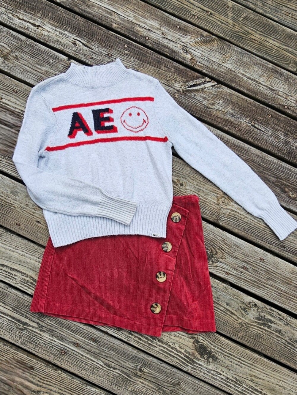 American Eagle AEO Smiley Face Sweater Francesca's Harper Corduroy Skirt M/L lot